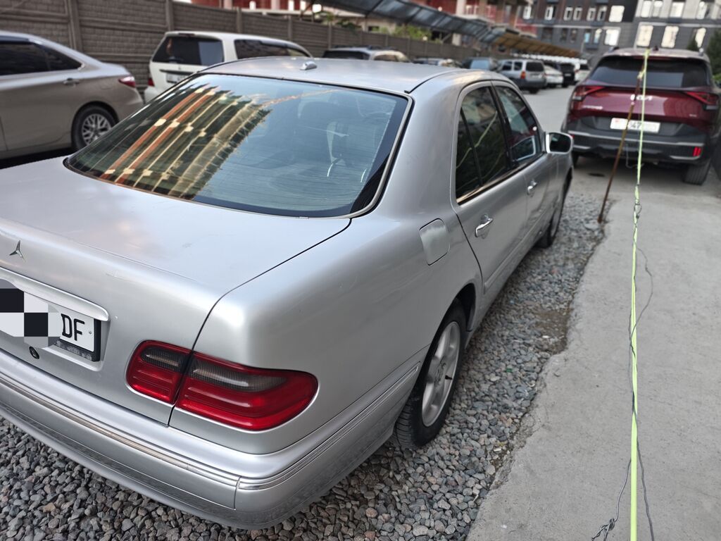 Mercedes-Benz E-Class: 2001 г., 2.7 л, Механика, Дизель, Седан: фото 1