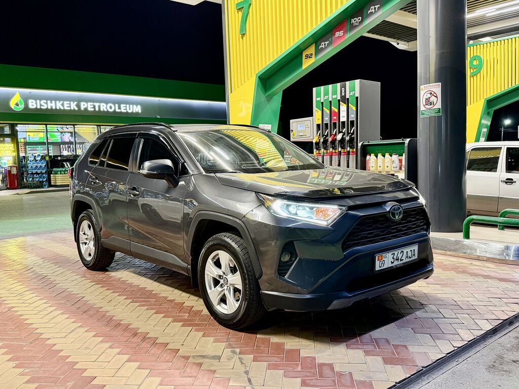 Toyota RAV4: 2019 г., 2.5 л, Бензин, Кроссовер: фото 2
