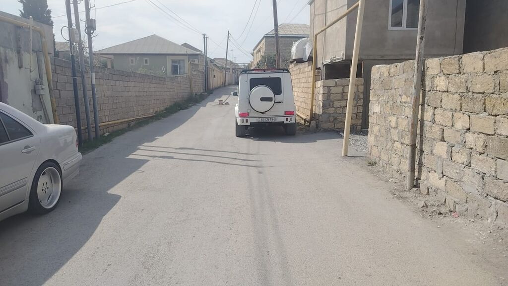 6 otaqlı, 200 kv. m, Kredit var, Təmirsiz