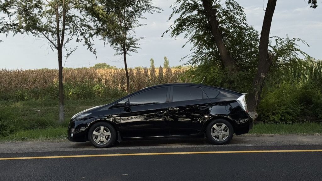 Toyota Prius: 2012 г., Автомат, Гибрид, Хэтчбэк: фото 7