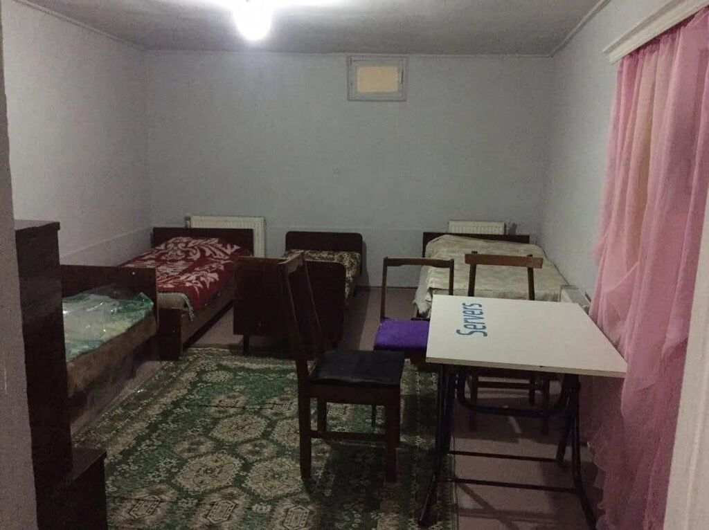 7 otaqlı, 200 kv. m, Orta təmir