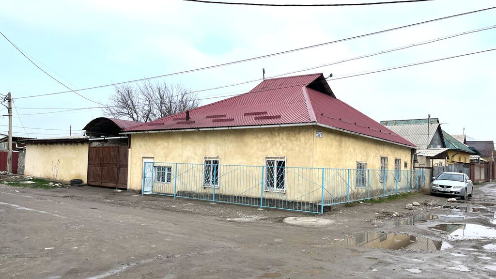 Срочно продается дом под бизнес! Рядом рынок Дордой (пешком 5 минут): фото 1