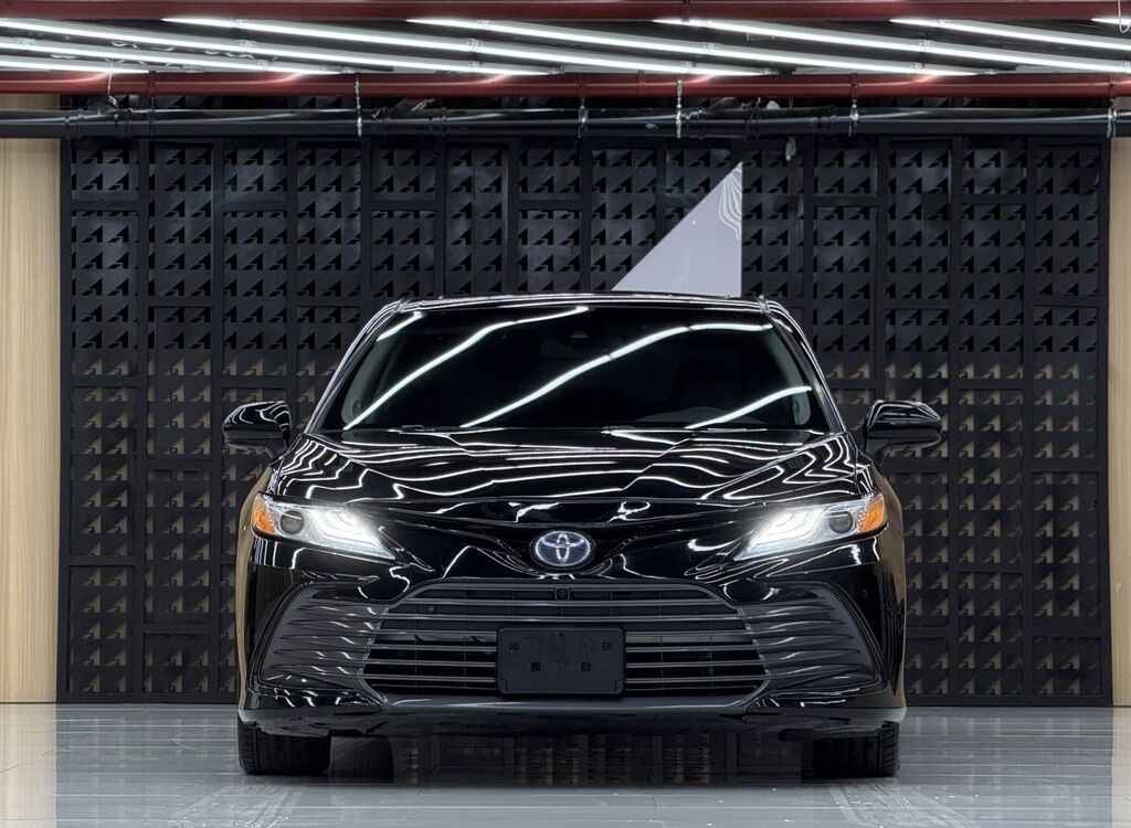 Toyota Camry: 2020 г., 2.5 л, Автомат, Гибрид, Седан: фото 1