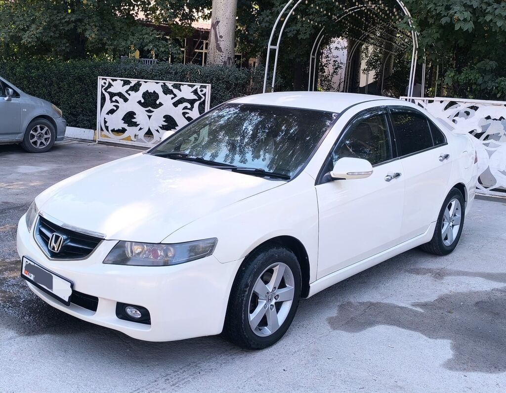 Honda Accord: 2002 г., 2 л, Автомат, Бензин, Седан: фото 3