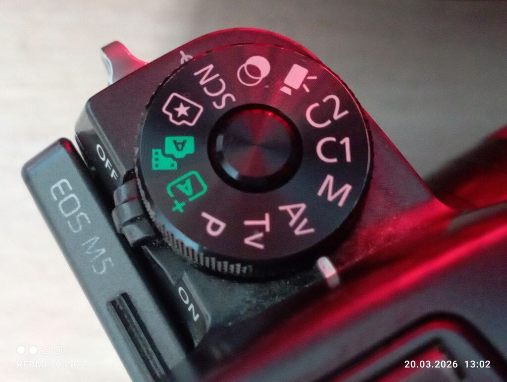 Беззеркальная камера Canon EOS M-серии с кит-объективом Canon Zoom — фото 2