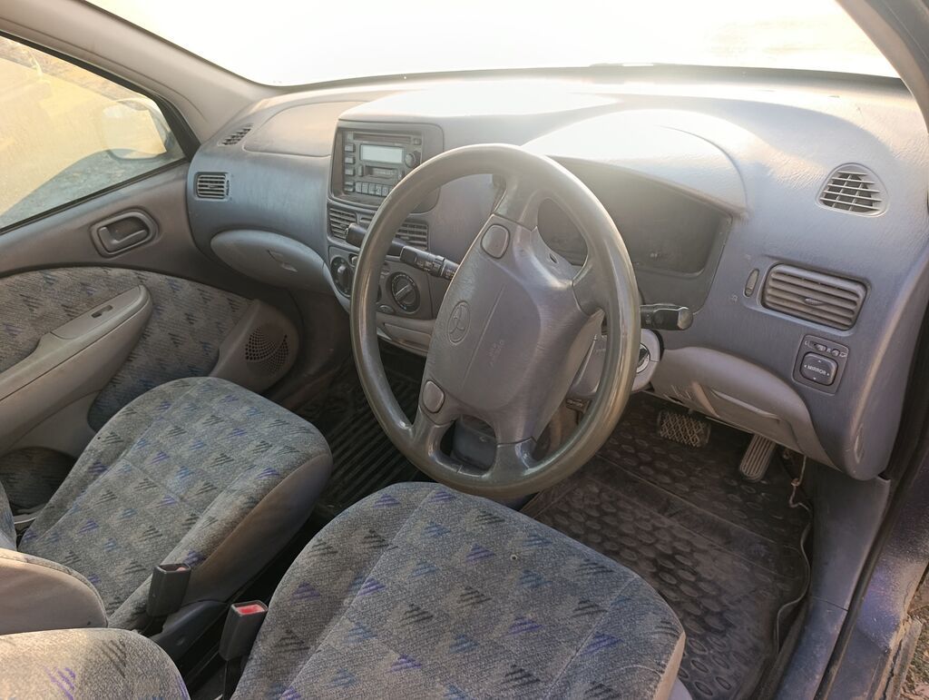 Toyota Raum: 1999 г., 1.5 л, Автомат, Бензин, Минивэн: фото 5