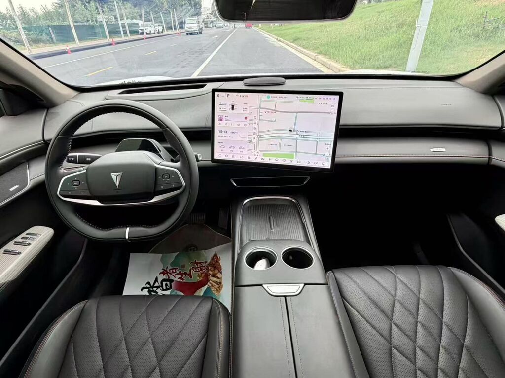Changan : 2023 г., 1.5 л, Автомат, Электромобиль, Седан: фото 6