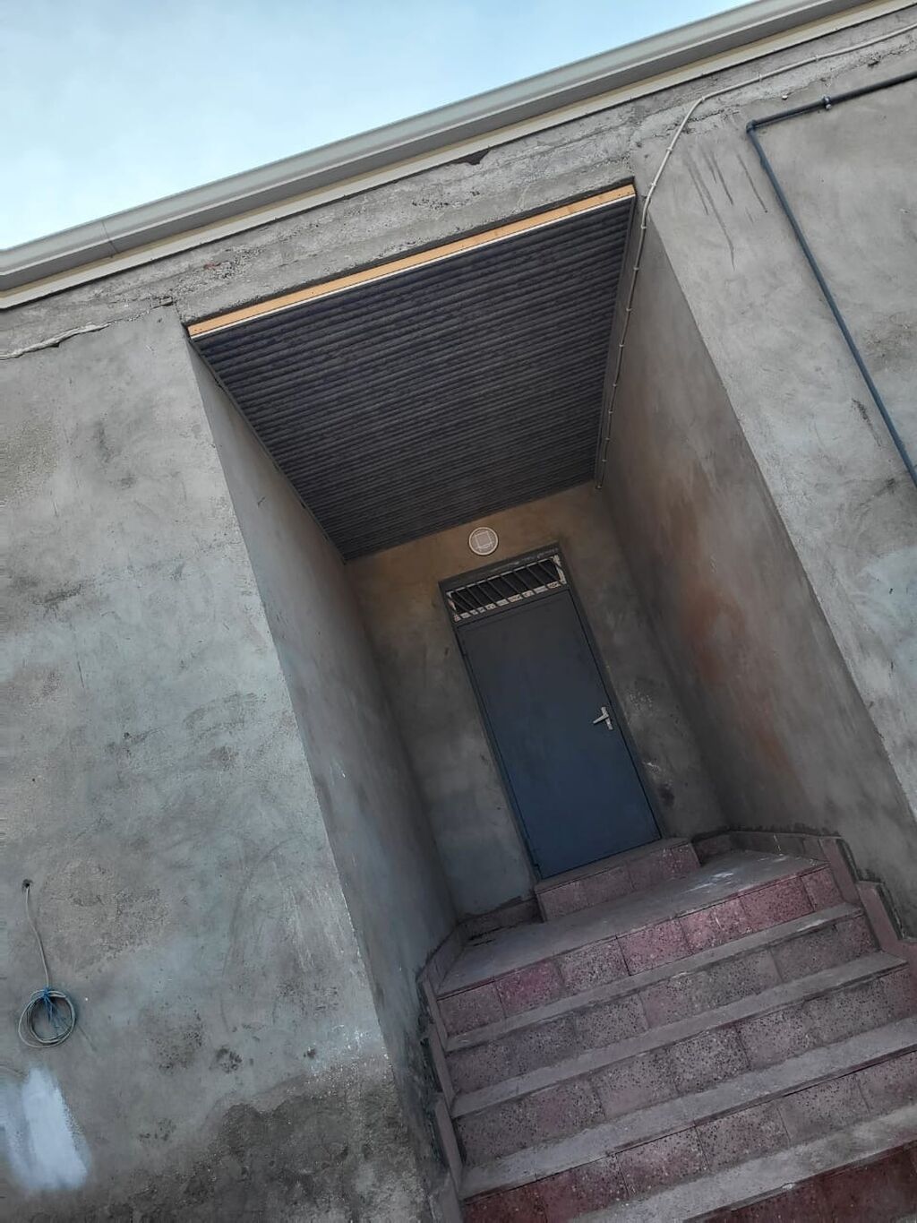 Pirşağı qəs. 3 otaqlı, 110 kv. m, Yeni təmirli