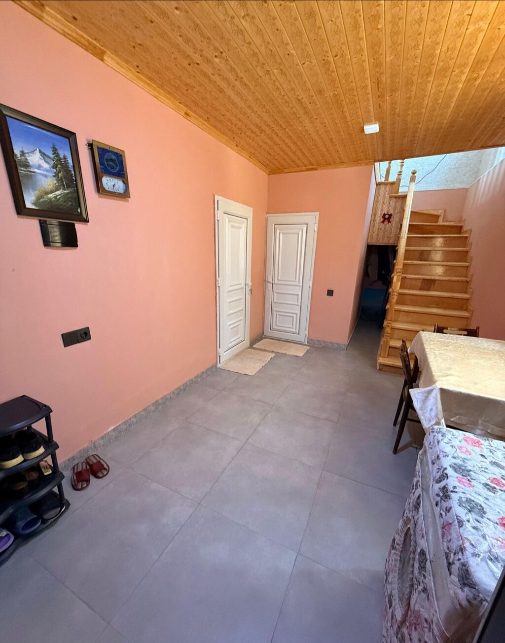 Mebel və texnika ilə tam təchiz olunmuş 4otaqlı iki mərtəbə kalidor