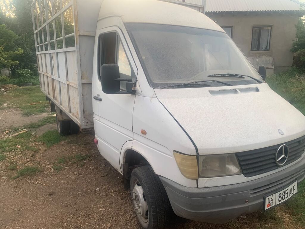 Грузовой фургон Mercedes-Benz Sprinter (первого поколения), бортовая: фото 4