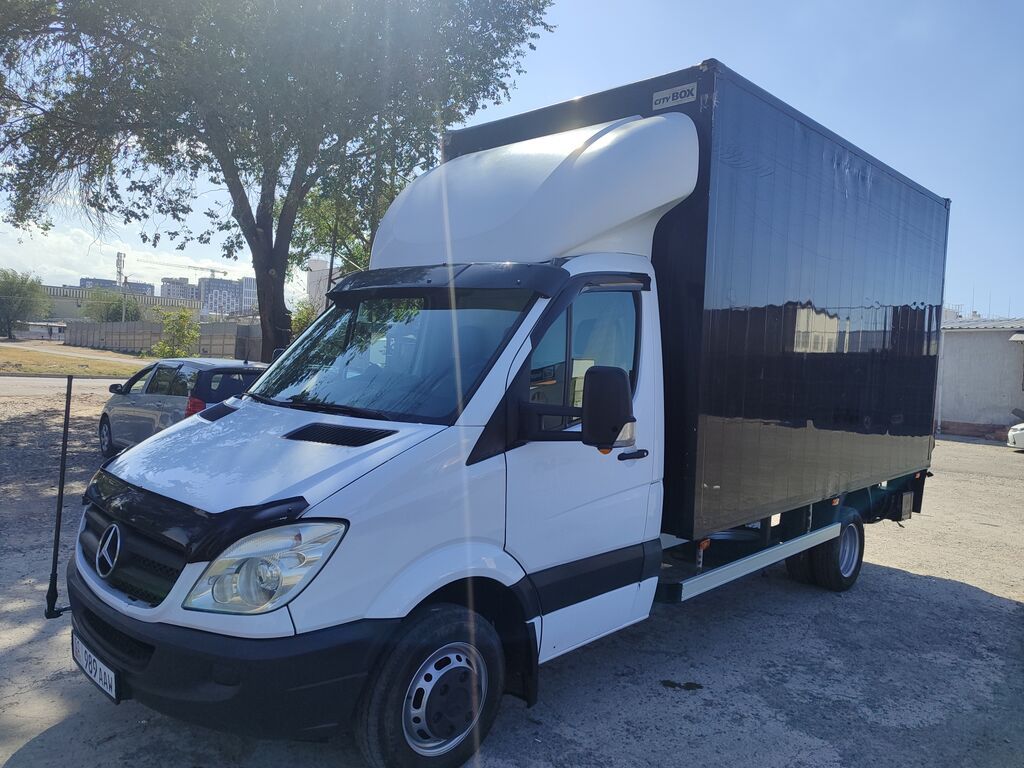 Грузовой фургон Mercedes-Benz Sprinter с изотермическим кузовом: фото 1