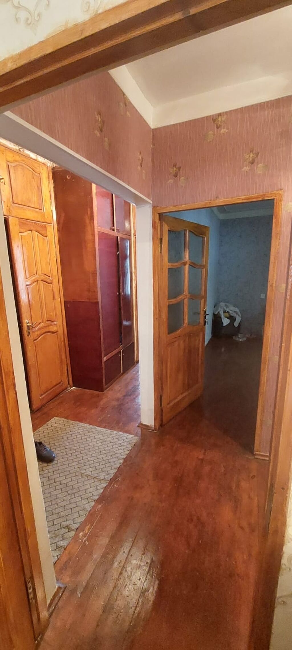 Bakı, Bakıxanov qəs., 3 otaqlı, Köhnə tikili, m. Neftçilər, 65 kv. m
