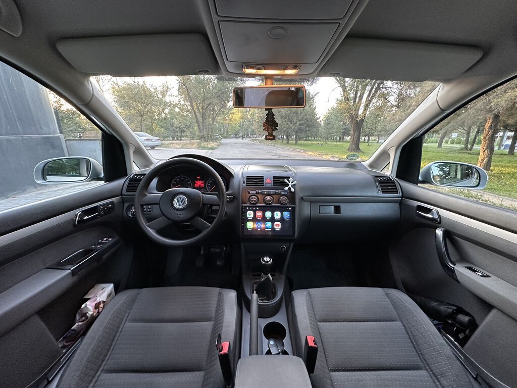 Volkswagen Touran: 2003 г., 1.6 л, Механика, Бензин, Минивэн: фото 6