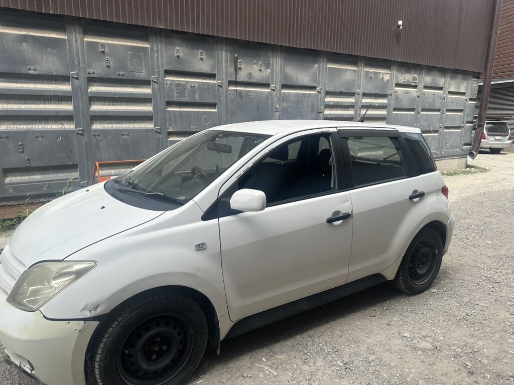 Toyota Ist: 2003 г., 1.3 л, Автомат, Бензин, Хэтчбэк: фото 4