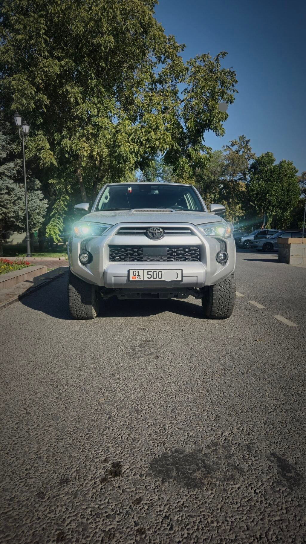 Toyota 4Runner: 2020 г., 4 л, Автомат, Бензин, Внедорожник: фото 1