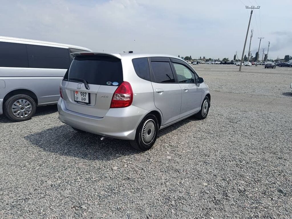 Honda Fit: 2003 г., 1.3 л, Автомат, Бензин, Хэтчбэк: фото 4