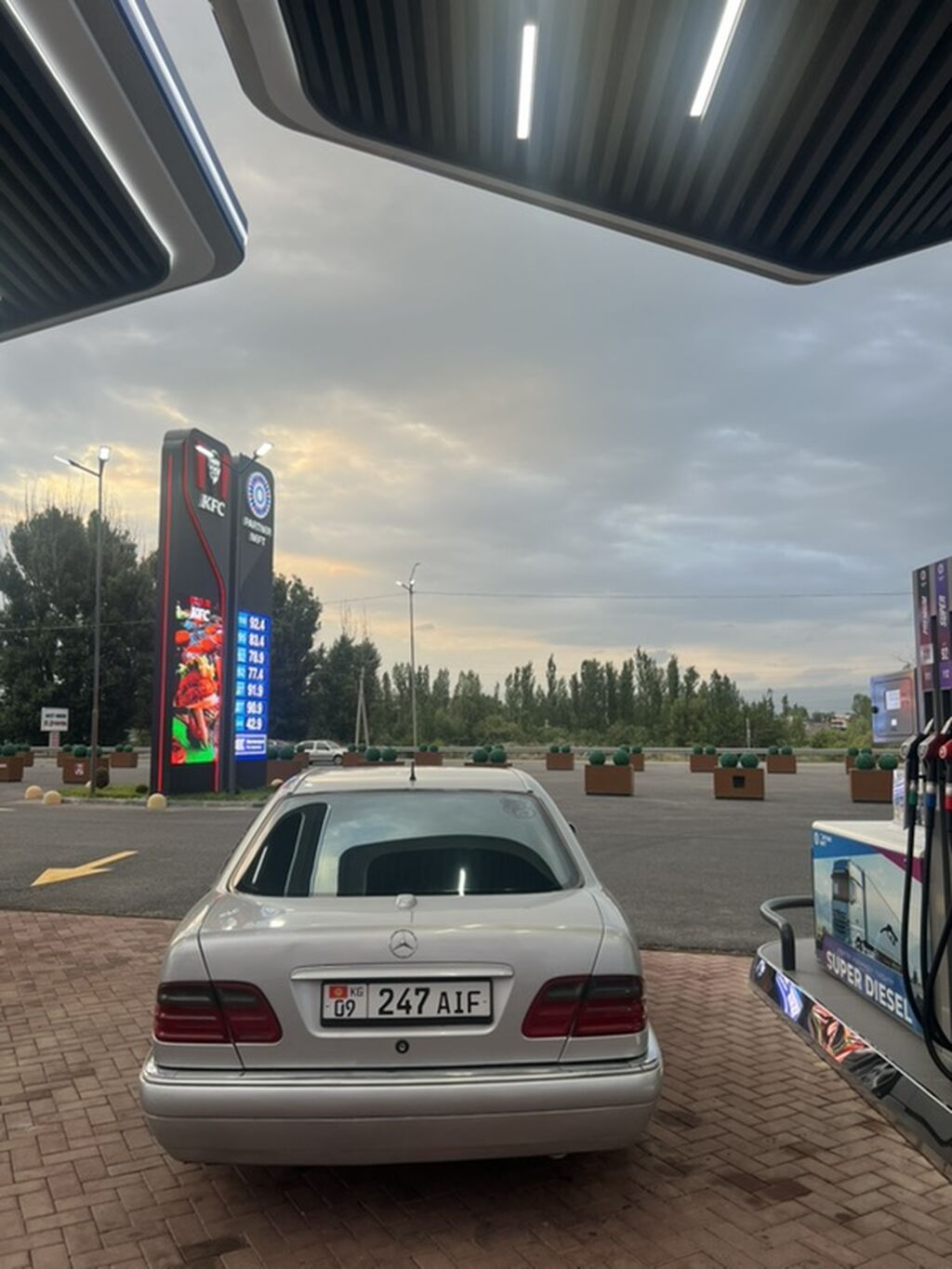 Mercedes-Benz E-Class: 1998 г., 3.2 л, Автомат, Бензин, Седан: фото 7