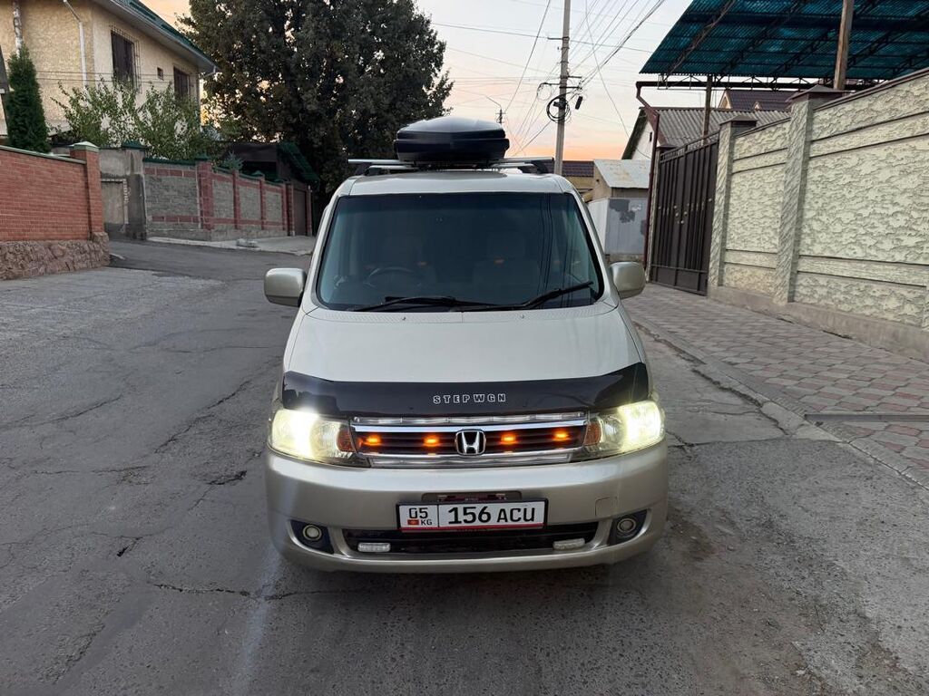 Honda Stepwgn: 2004 г., 2.4 л, Автомат, Газ, Минивэн: фото 5