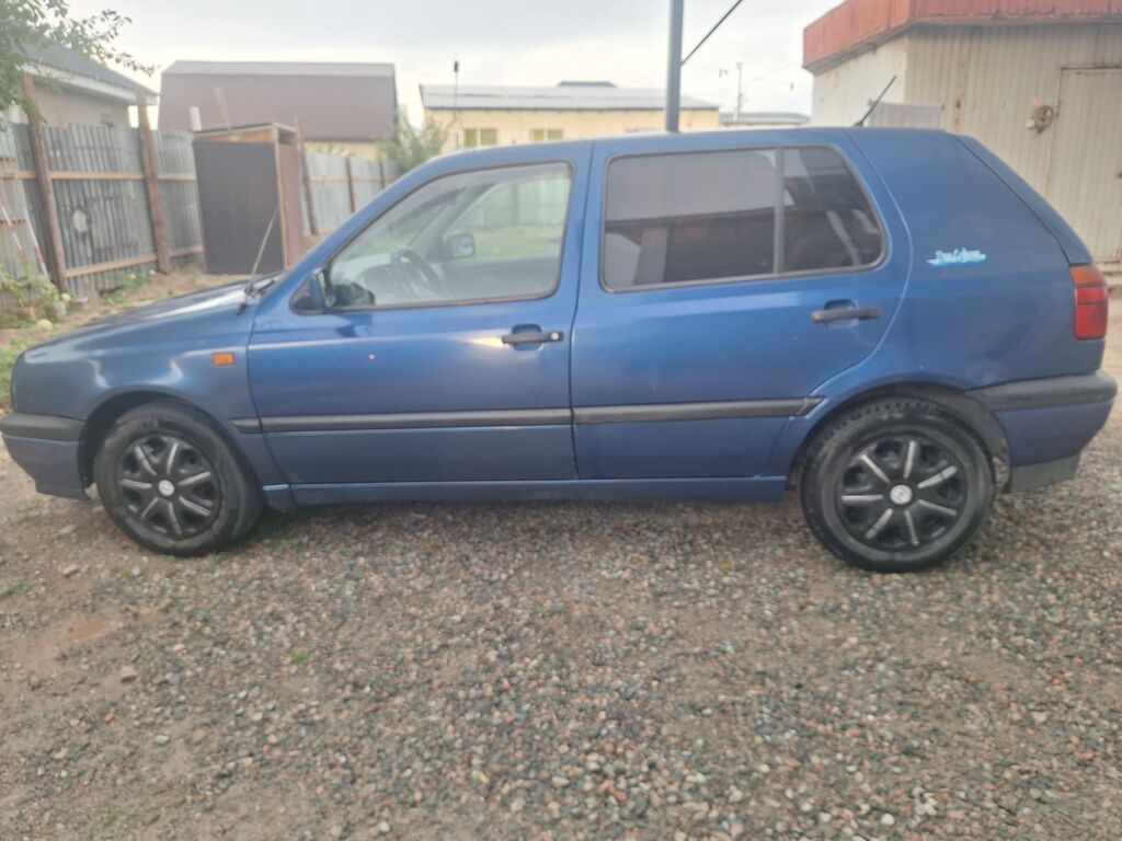 Продаю гольф3 коробка автомат 1994 г выпуска моно.Машина в хорошем: фото 3