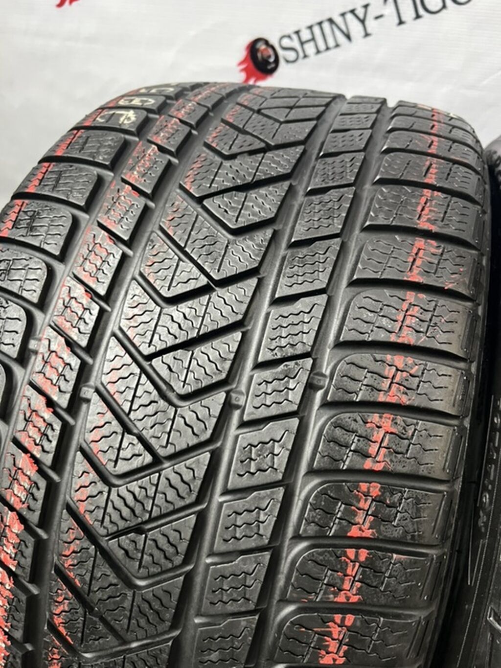 Шины 285 / 35 / R 20, Зима, Б/у, Пара, Легковые, Италия, Pirelli: фото 2