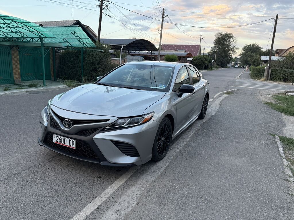 Toyota Camry: 2020 г., 2.5 л, Автомат, Бензин, Седан: фото 2