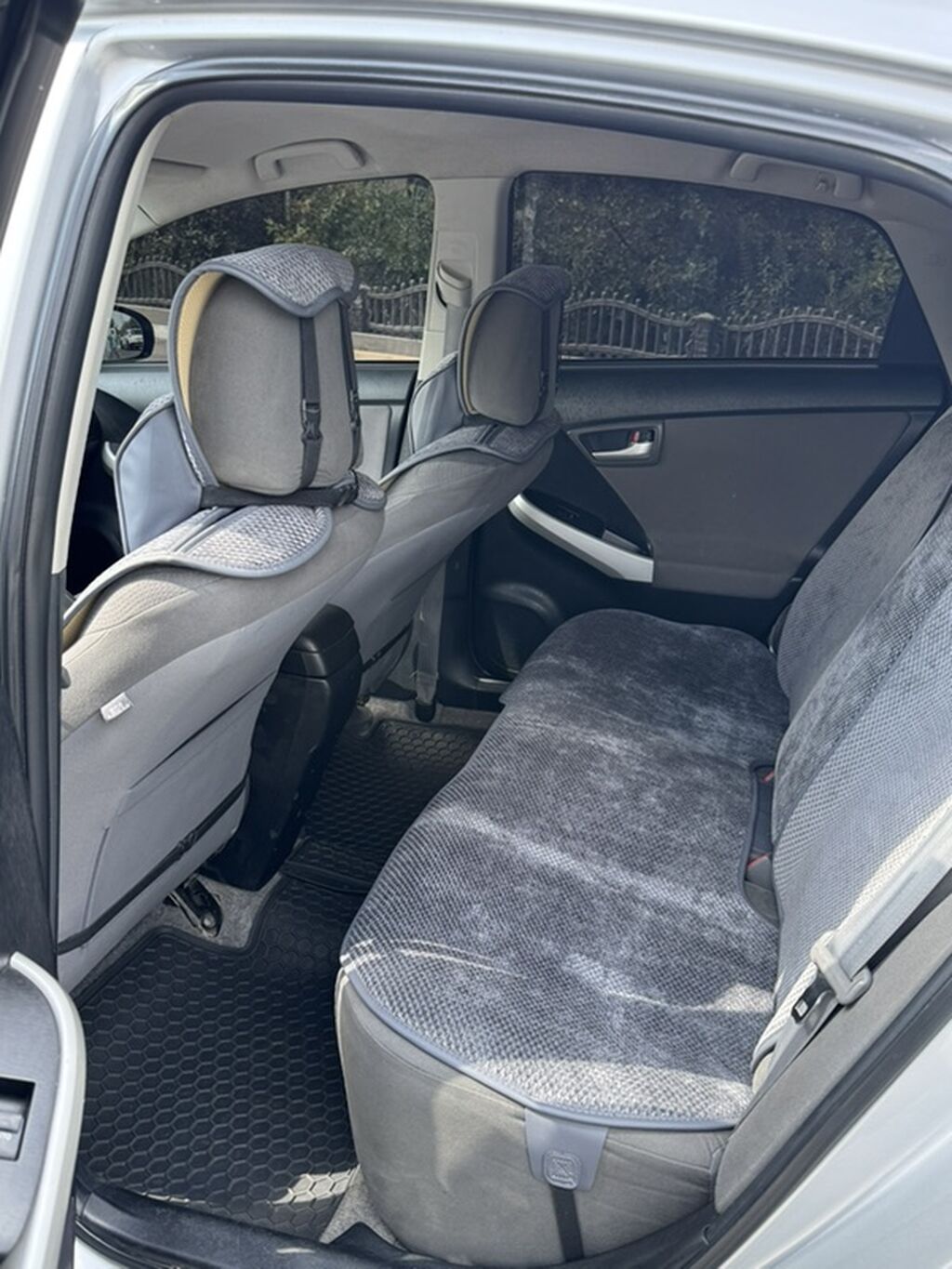 Toyota Prius: 2012 г., 1.8 л, Автомат, Гибрид, Лифтбек: фото 6