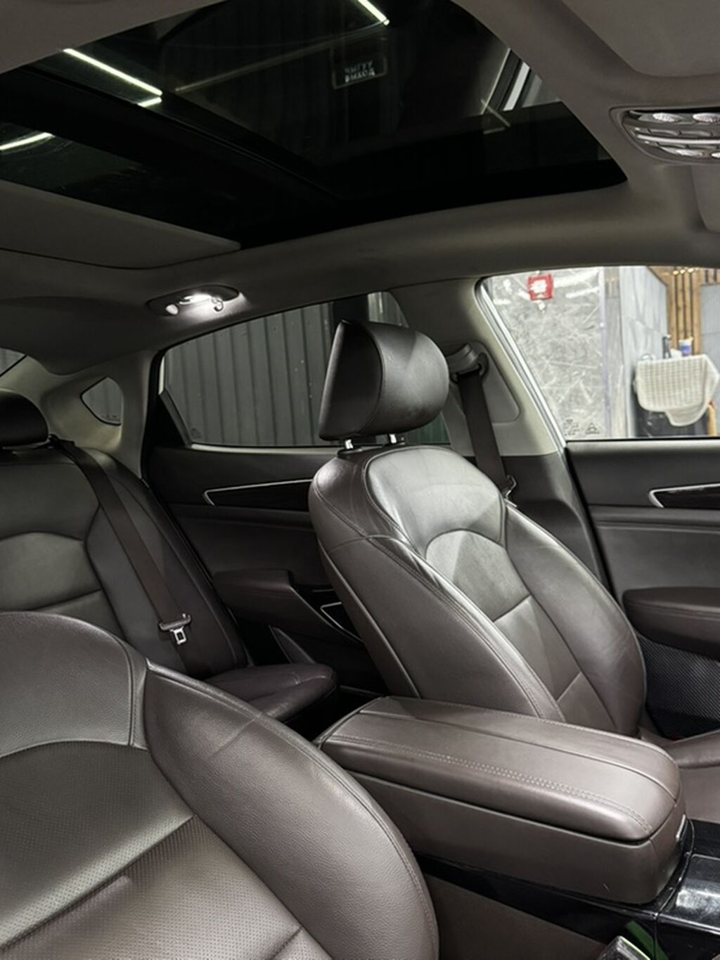 Kia K7: 2017 г., 2.4 л, Автомат, Гибрид, Седан: фото 3