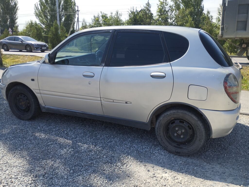 Toyota Duet: 2000 г., 0.1 л, Автомат, Бензин, Хэтчбэк — фото 8