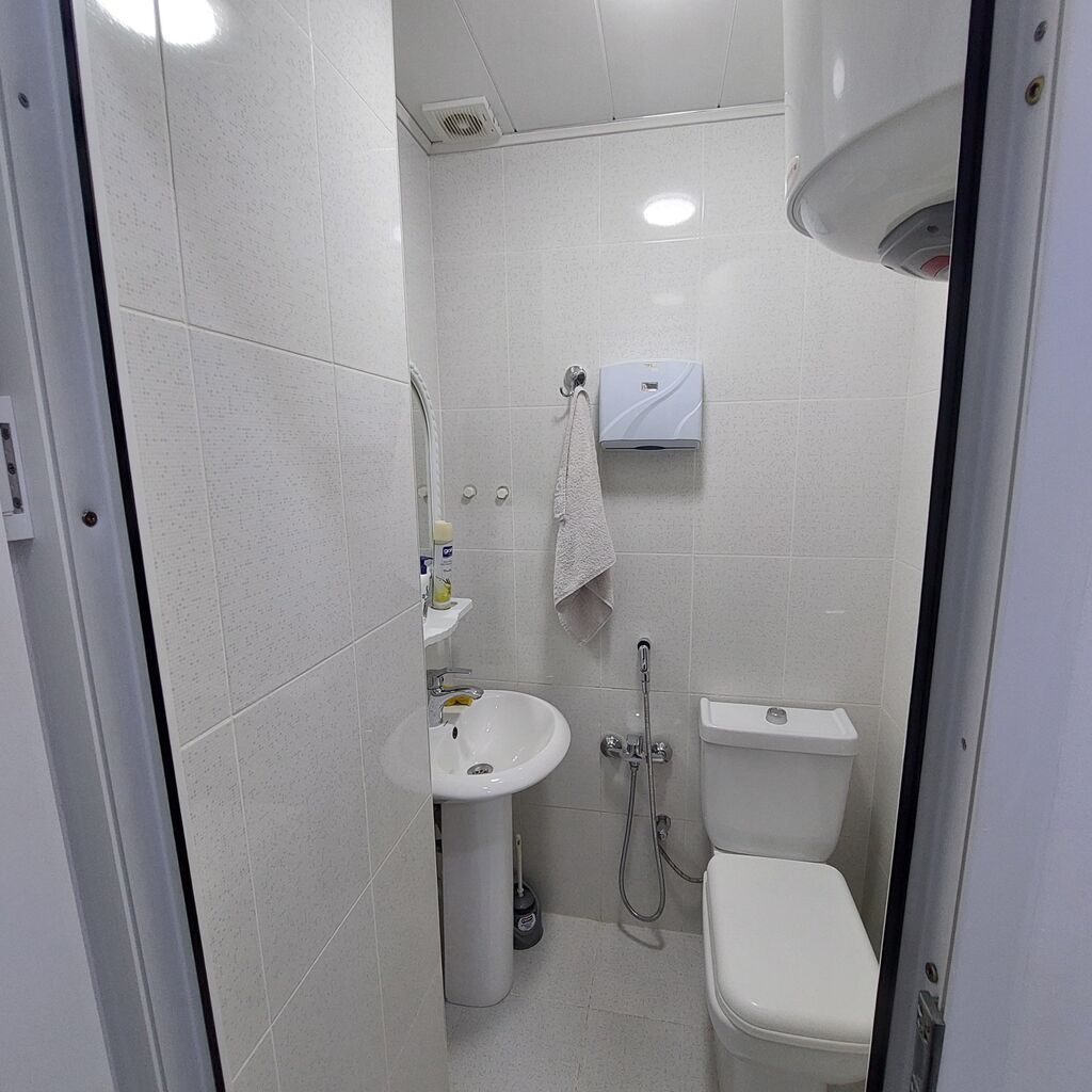 Obyekt Həzi Aslanov metrosunun 25-30metr yaxınlığında yerləşən