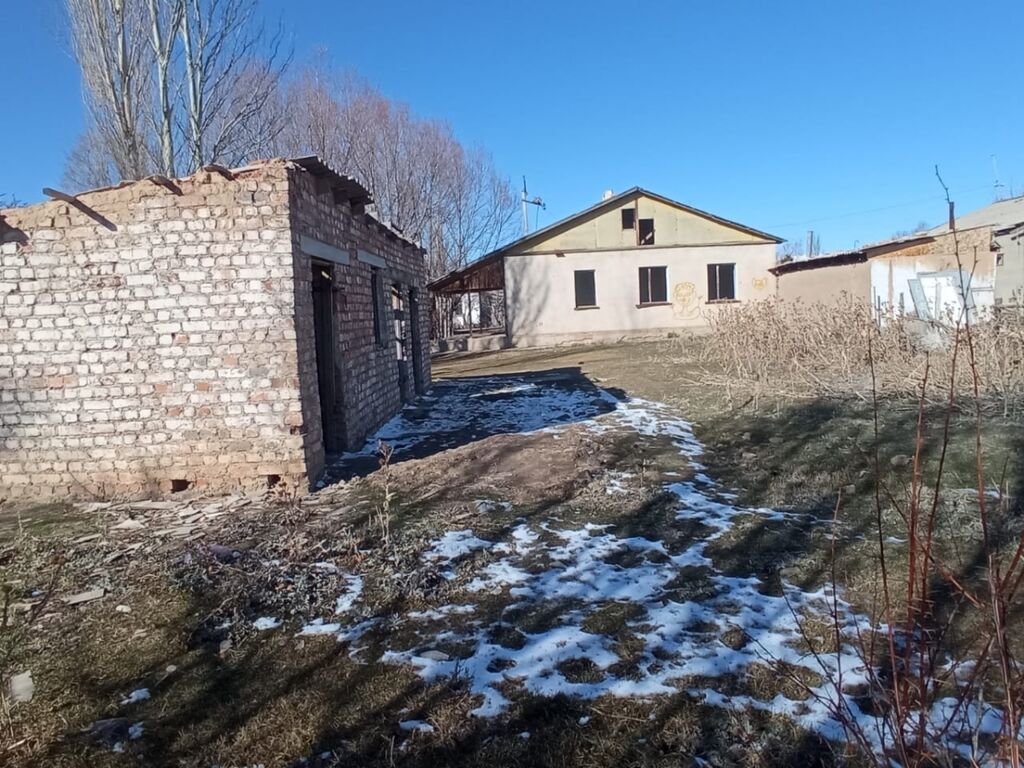 Продаю большой кирпичный дом в селе: 17000 USD Продажа домов | Балыкчы ...