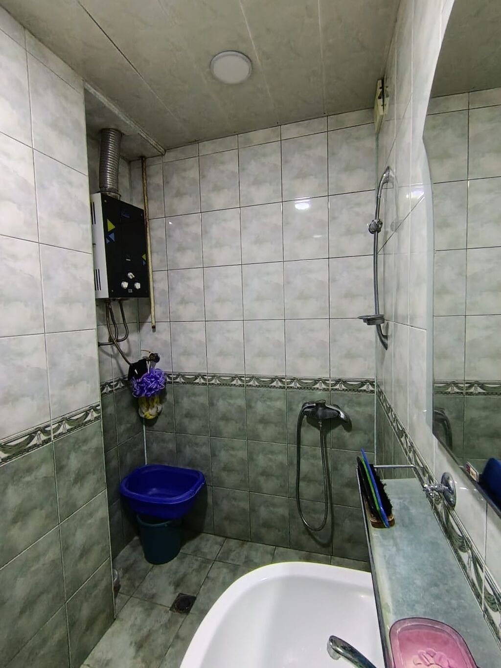 Bakı, 7-ci mikrorayon, 4 otaqlı, Köhnə tikili, m. Azadlıq Prospekti, 87 kv. m