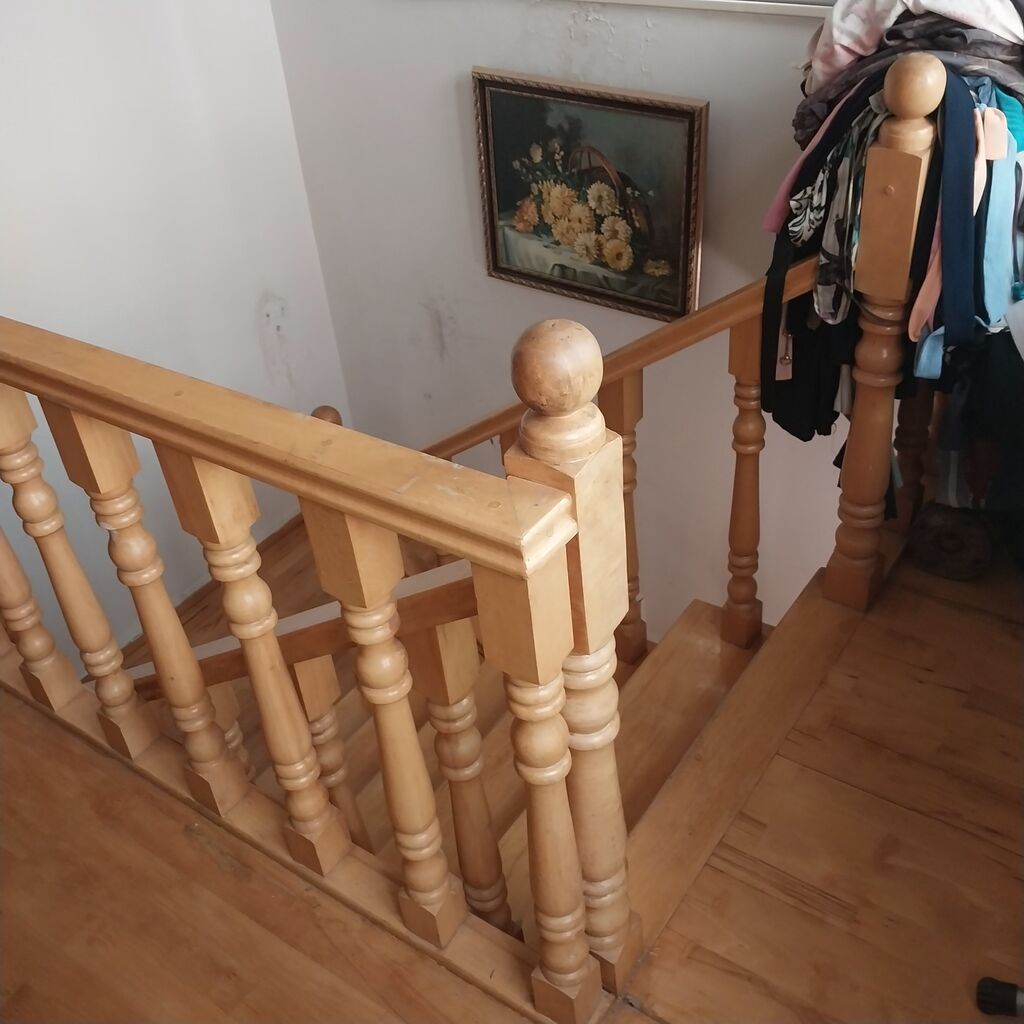Bakıxanov qəs. 4 otaqlı, 200 kv. m, Orta təmir