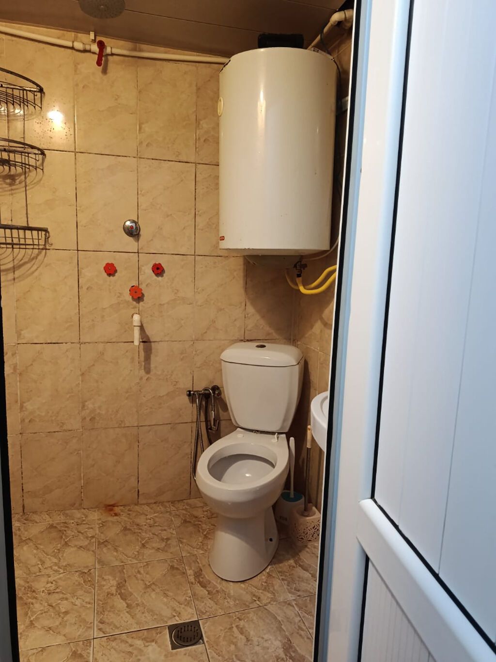 Bakı, 2 otaqlı, Köhnə tikili, m. Xalqlar Dostluğu, 30 kv. m