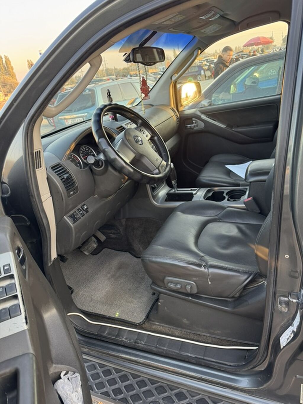 Nissan Pathfinder: 2005 г., 4 л, Автомат, Газ, Внедорожник: фото 4