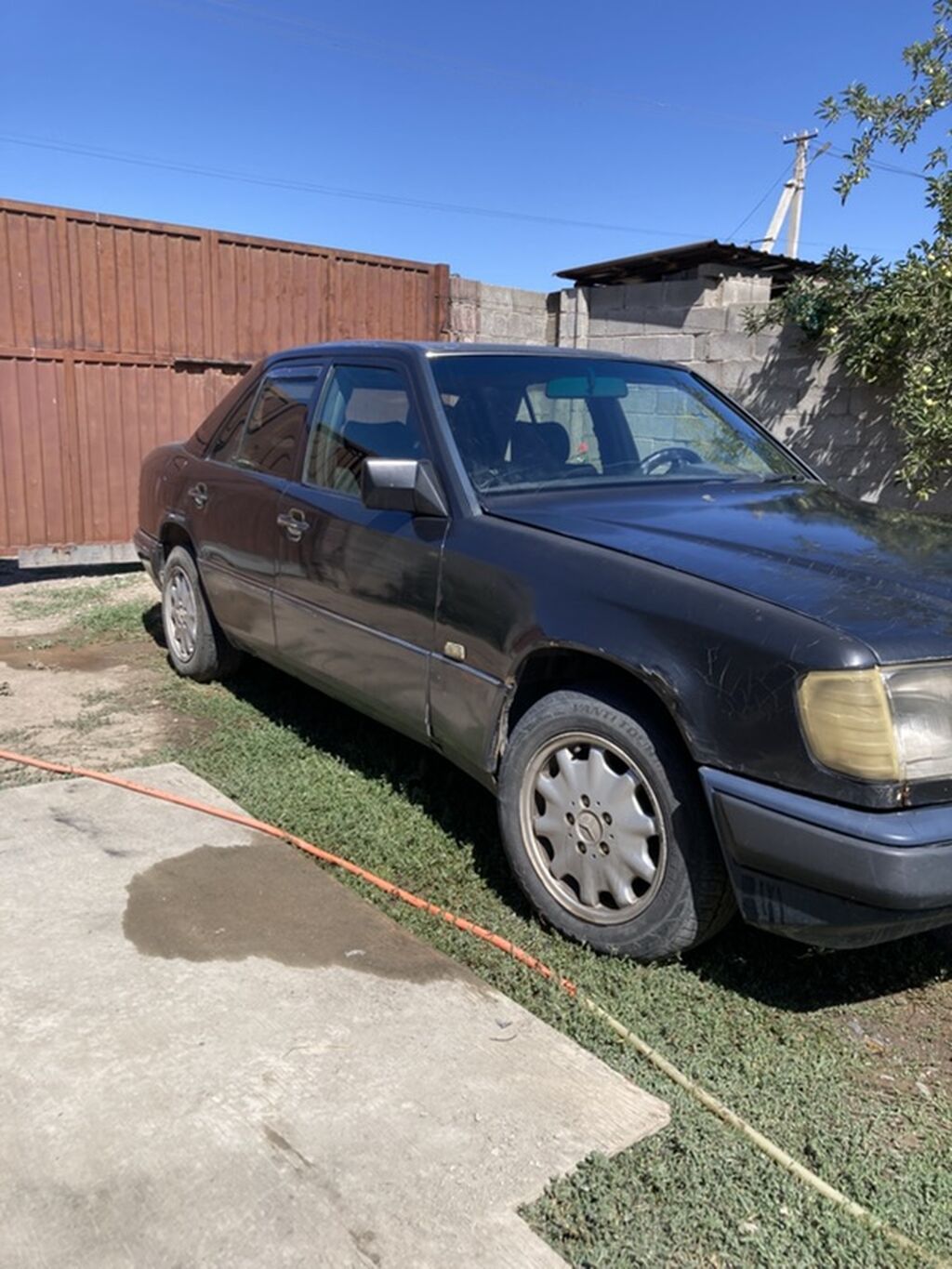 Mercedes-Benz W124: 1993 г., 2.2 л, Механика, Бензин, Седан: фото 2