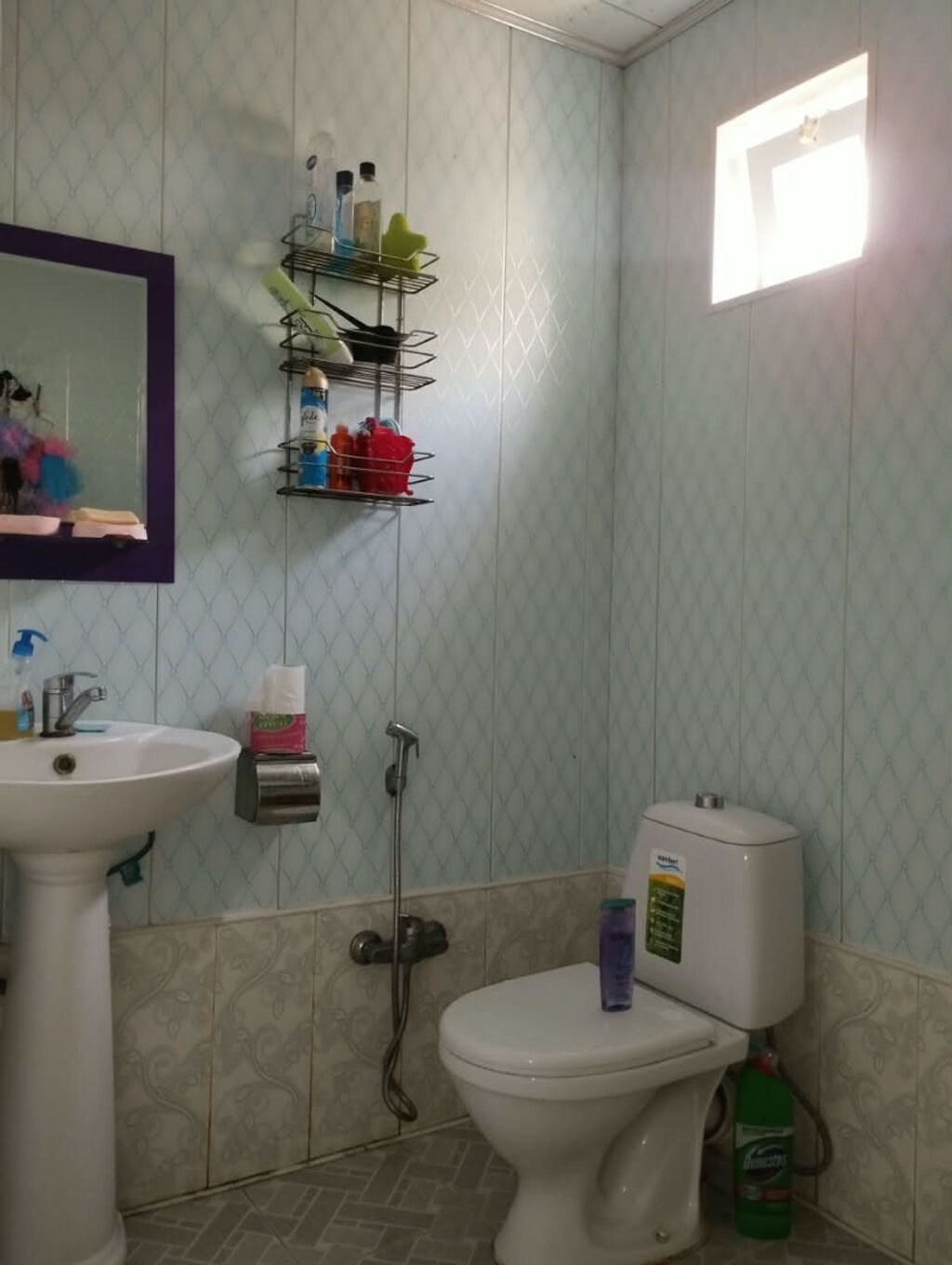 Şamaxıda 2 mərtəbəli, bağçalı həyət evi kirayə verilir. Ailəli şəxslər