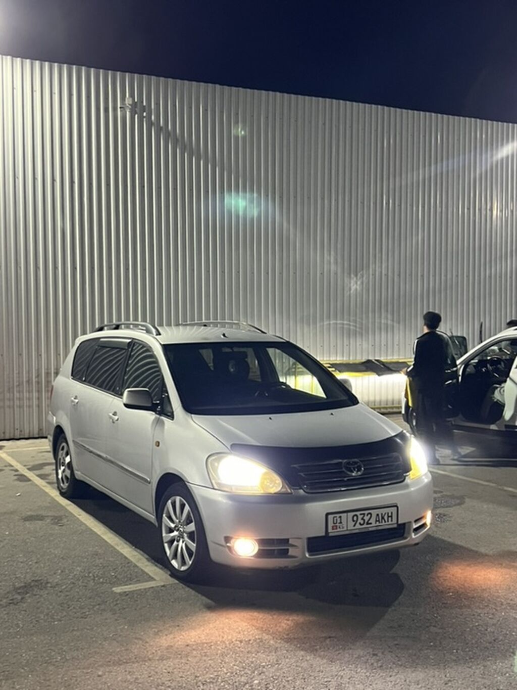 Toyota Avensis: 2002 г., 2.4 л, Механика, Дизель, Минивэн: фото 3