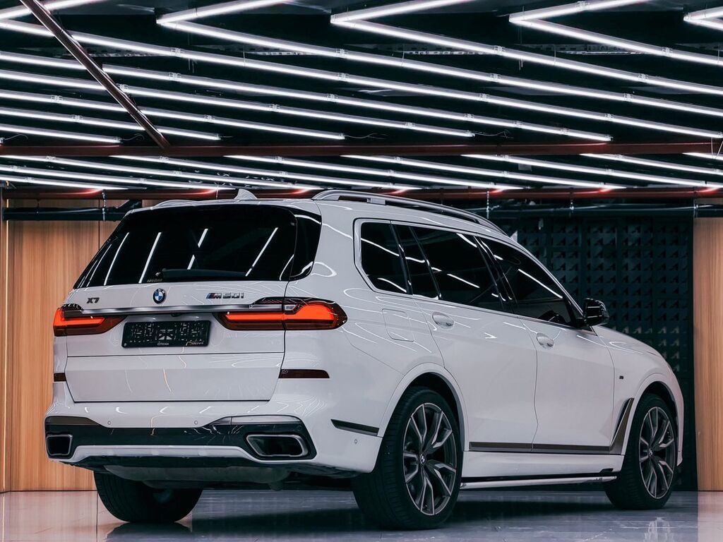 BMW X7: 2021 г., 4.4 л, Автомат, Бензин, Внедорожник: фото 4