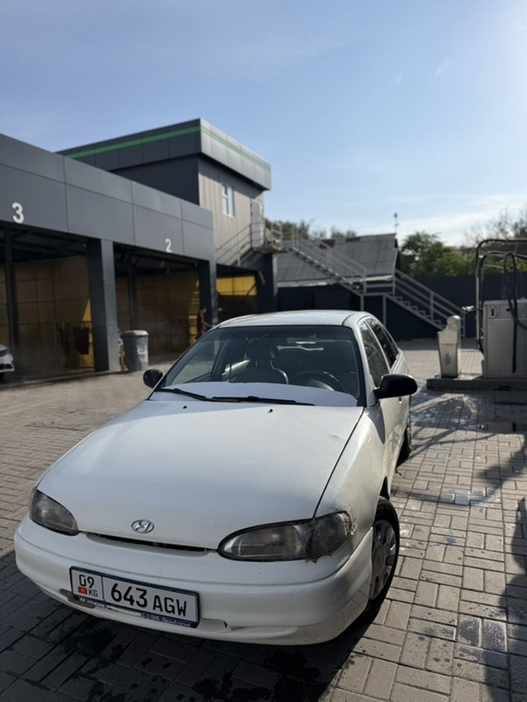 Hyundai Accent: 1994 г., Механика, Бензин, Седан: фото 3