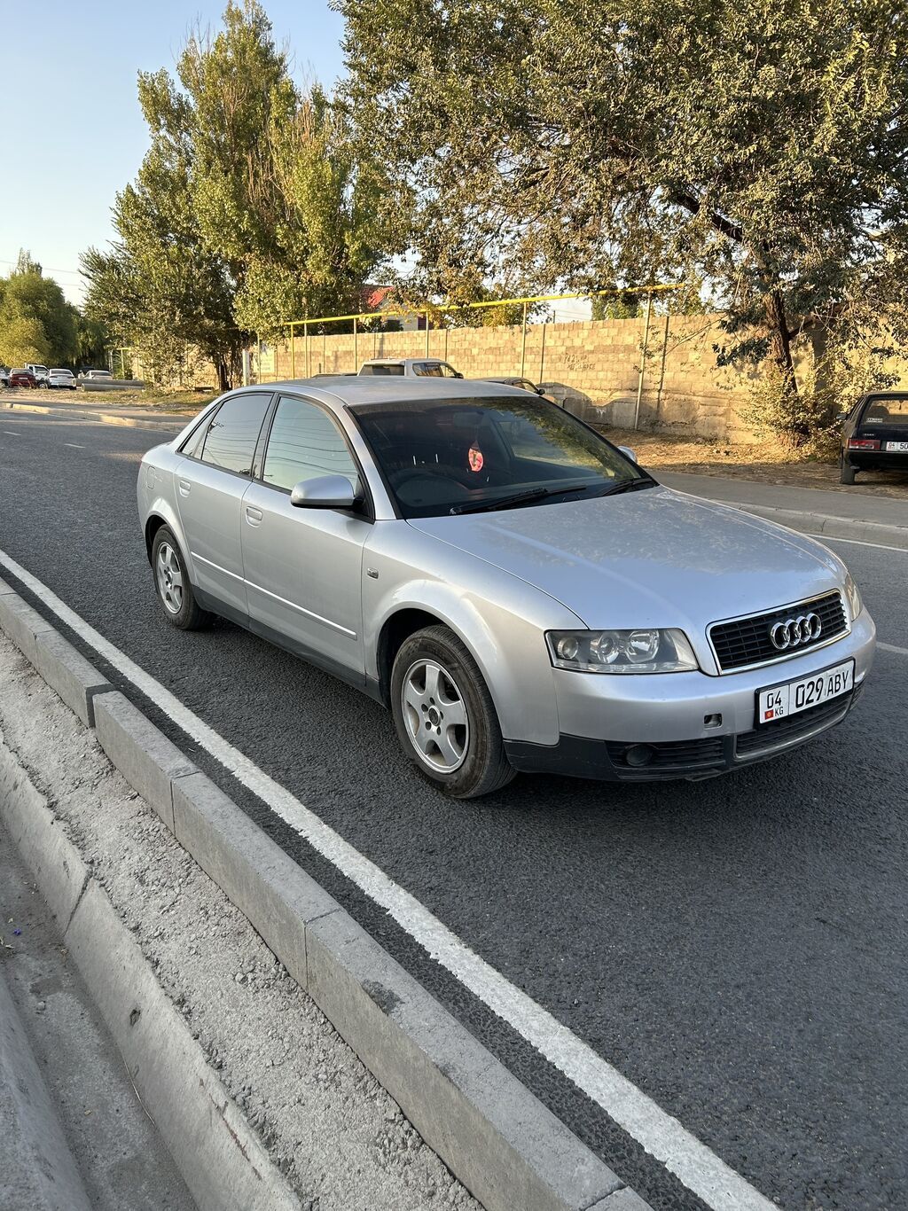 Audi A4: 2003 г., 2 л, Автомат, Бензин, Седан: фото 2