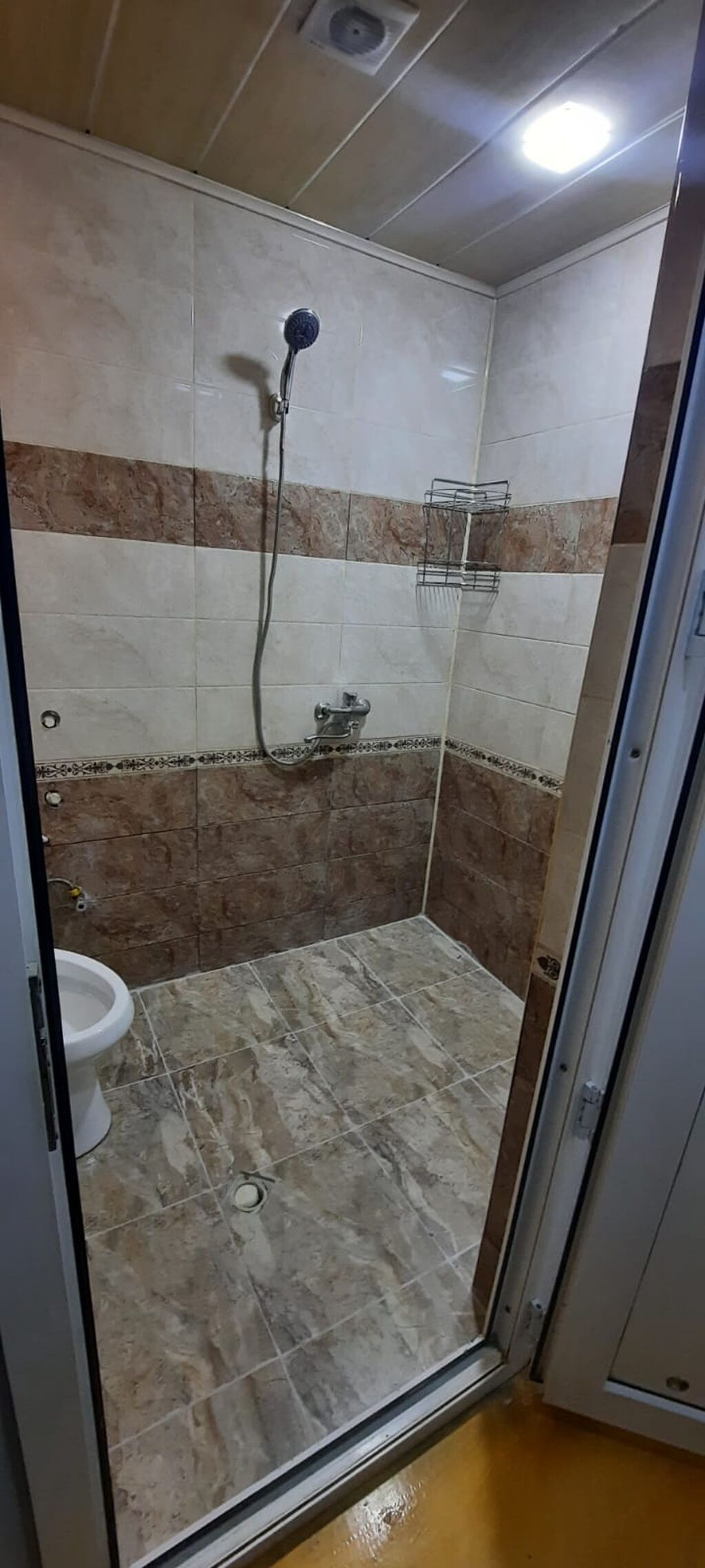 2 otaqlı təmirli ve Əşyalı ev kirayə verilir.Evde yaşamaq üçün hər