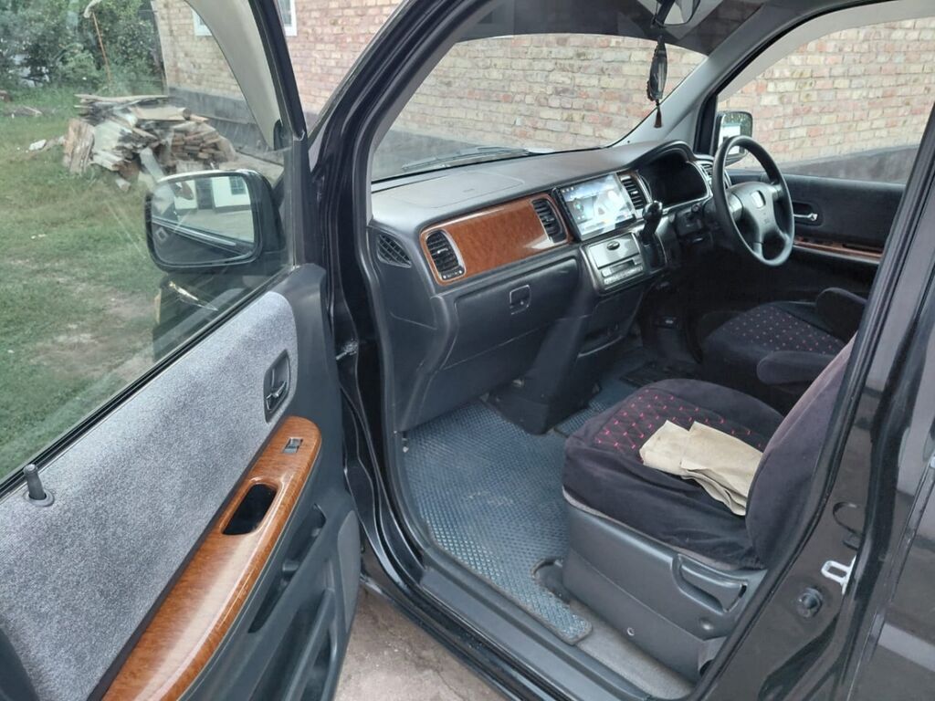Honda Stepwgn: 2004 г., 2 л, Автомат, Газ, Минивэн: фото 3