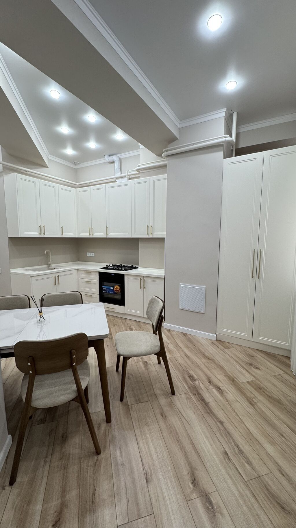 2 комнаты, 60 м², Тунгуч мкр 2 этаж, Дизайнерский ремонт: фото 5