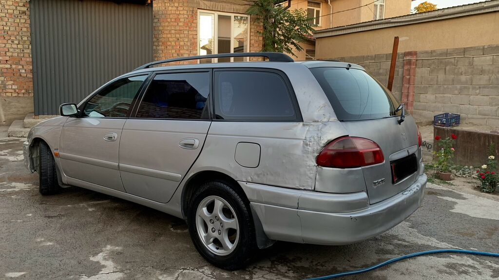 Toyota Avensis: 2002 г., 1.8 л, Механика, Бензин, Универсал: фото 3