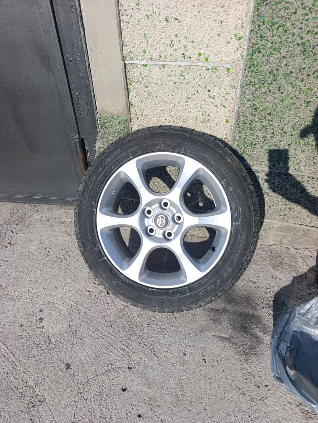 Колеса в сборе 215 / 55 / R 17, Зима, Б/у, Комплект, Легковые, Литые, отверстий - 5: фото 3