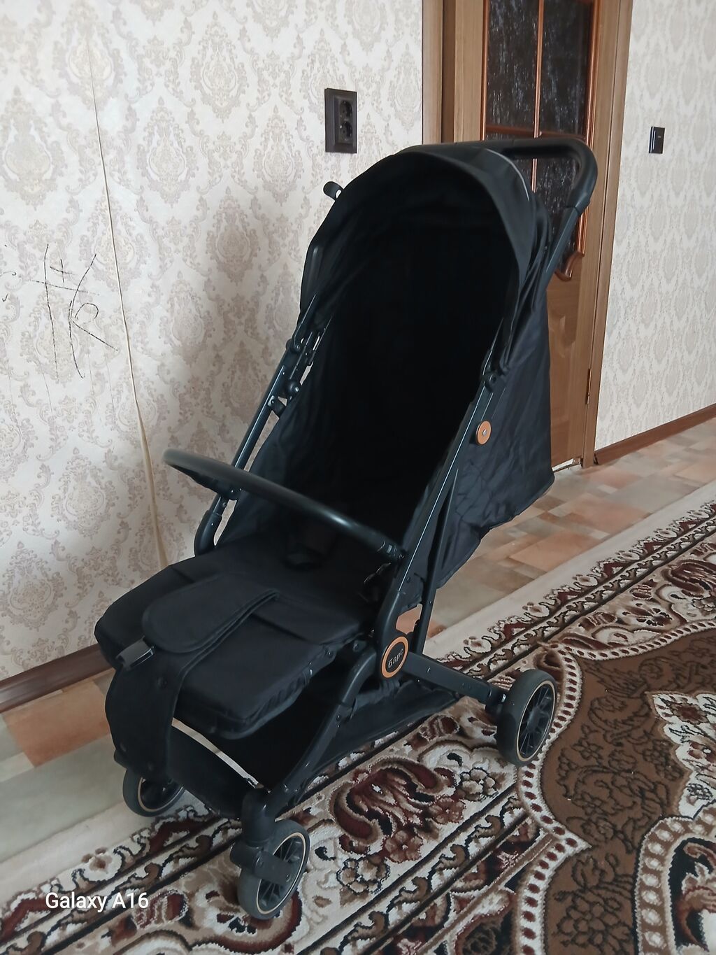 Продаётся летняя коляска. Прочная конструкция, складывается в: фото 1
