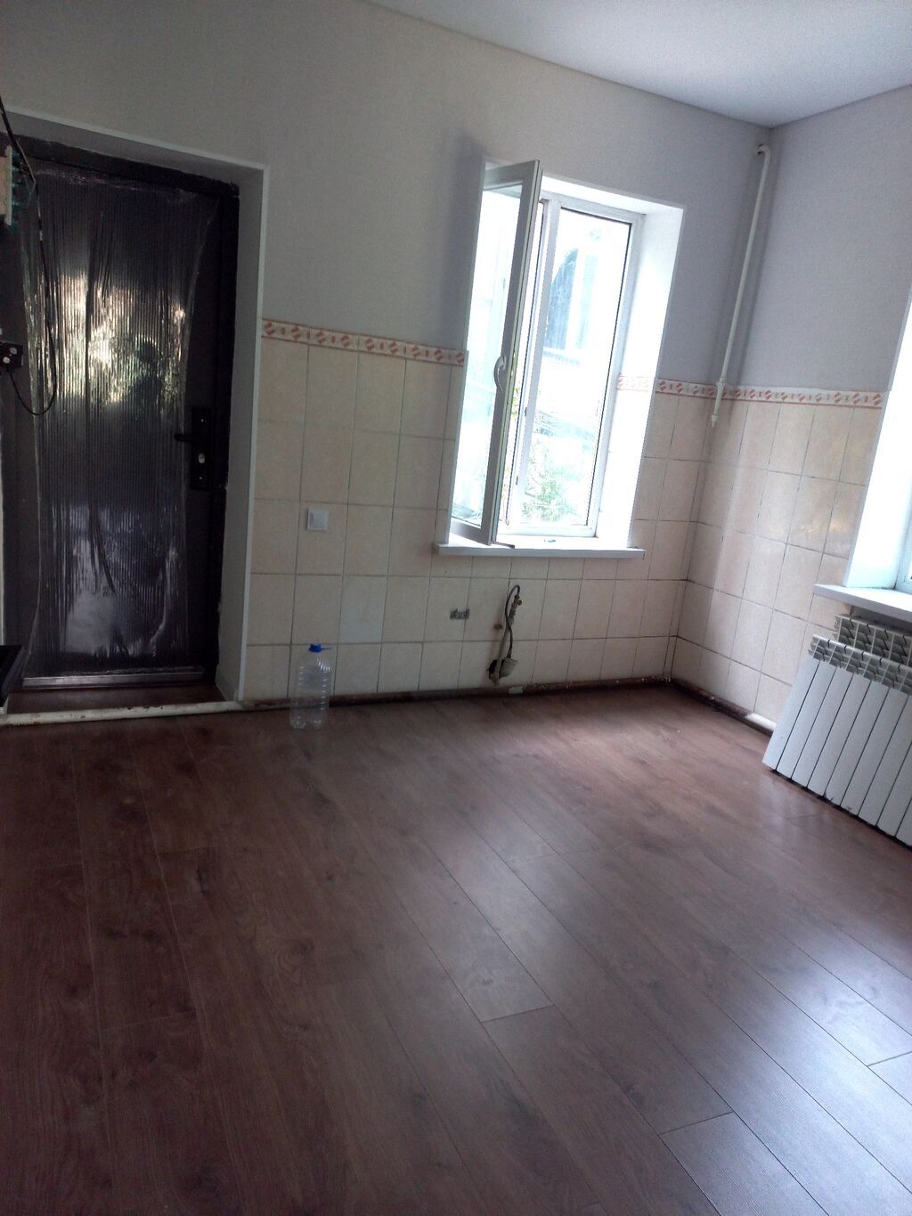 Сдаётся 3-комнатный дом в Оше, район Фрунзенского рынка: фото 1