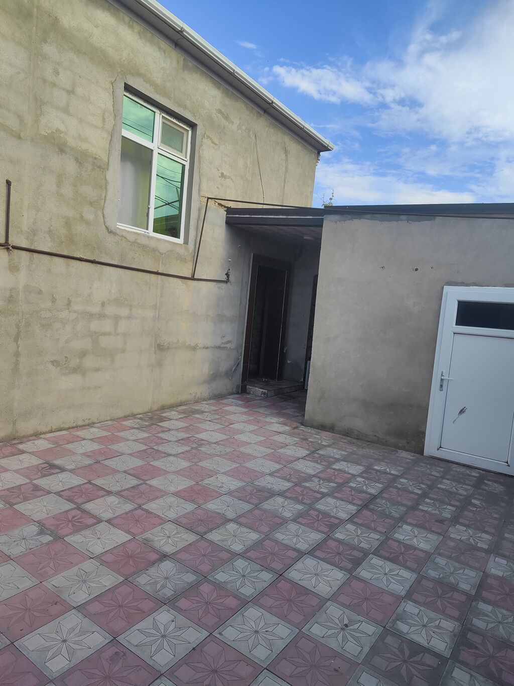 Sumqayıt, 3 otaqlı, Köhnə tikili, 1 kv. m