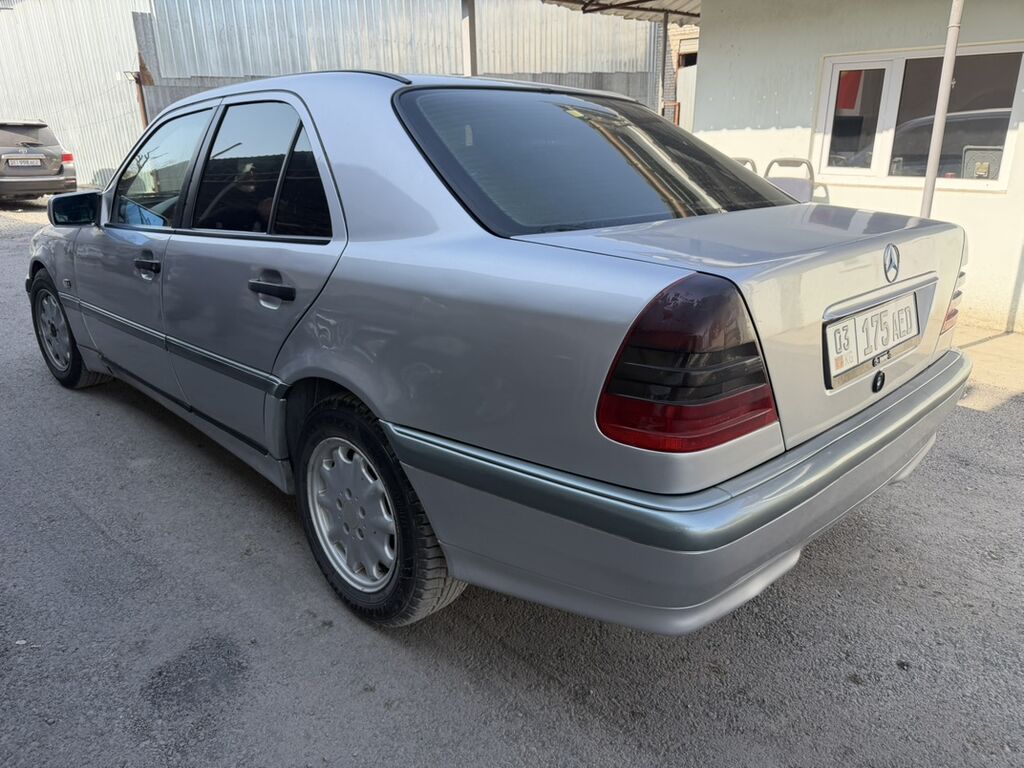 Mercedes-Benz C-Class: 1996 г., 2 л, Автомат, Бензин, Седан: фото 3