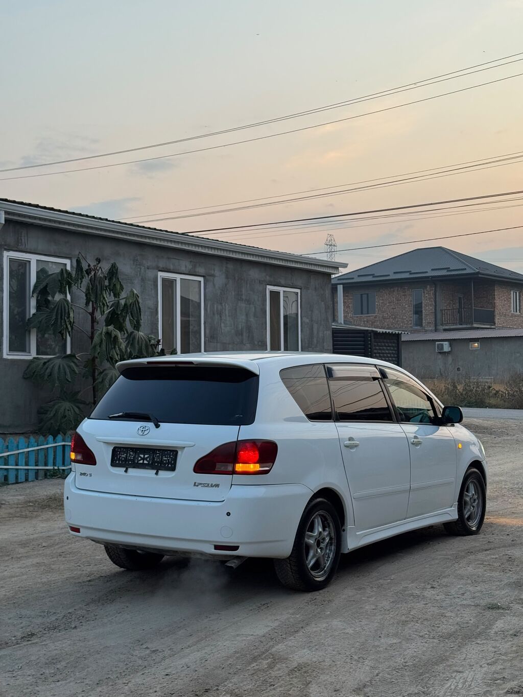 Toyota Ipsum: 2003 г., 2.4 л, Автомат, Бензин, Минивэн: фото 3